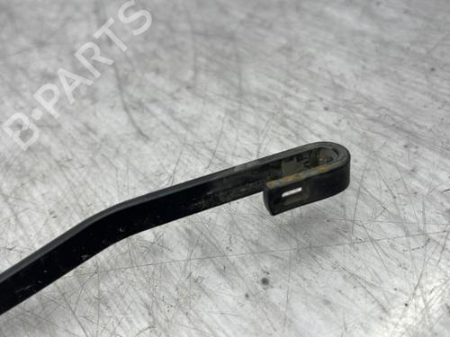 front-windshield-wiper-arm-toyota-yaris-_p9_-2005-2006-2007-2008-2009-2010-2011-2012-2013-2014-23755639 main image