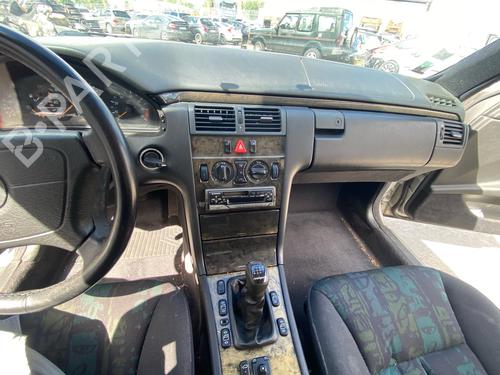 Dashboard MERCEDES-BENZ E-CLASS (W210) E 240 (210.061) | BP36440136C46 - Image 50