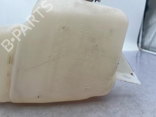 Used Windscreen washer tank Windscreen washer tank 38425707 38425707