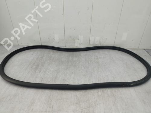 Used Rubber door seal PEUGEOT 208 II (UB_, UP_, UW_, UJ_) 1.2 PureTech 75 (75 hp) 26617771