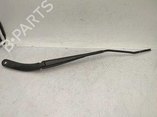 Used Front windshield wiper arm RENAULT CAPTUR I (J5_, H5_) 1.2 TCe 120 (118 hp) 29614403