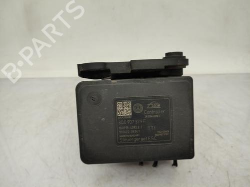 Used ABS pump VW GOLF VII (5G1, BQ1, BE1, BE2) 1.6 TDI (105 hp) 23719672