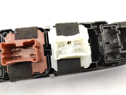 Left front window switch DACIA SANDERO III 1.0 SCe 65 | BP23729559I27 