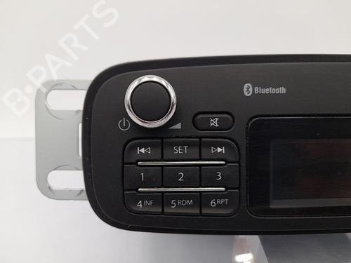 Used Radio RENAULT CLIO IV (BH_) 1.5 dCi 90 (90 hp) 23706339