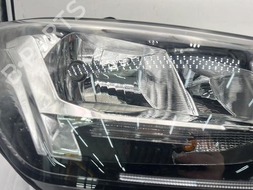 Right headlight PEUGEOT 208 II (UB_, UP_, UW_, UJ_) 1.5 BlueHDI 100 | BP31039592C29 