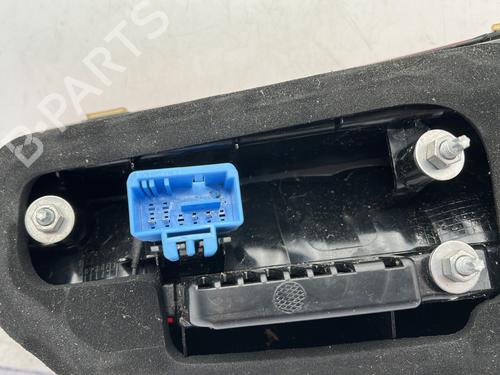 left-tailgate-light-vw-t-roc-a11-d11-2017-23760943 main image