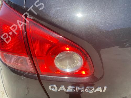 Venstre baglygte bagklap Venstre baglygte bagklap NISSAN QASHQAI I (J10, NJ10) 2.0 dCi (150 hp) 36875136 36875136