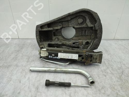 Used Jack Kit VW POLO V (6R1, 6C1) 1.6 TDI (90 hp) 23709655