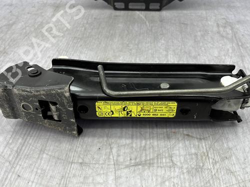 Jack Kit RENAULT CLIO III (BR0/1, CR0/1) 1.2 16V (BR0P, CR0P) | BP23868303C119 
