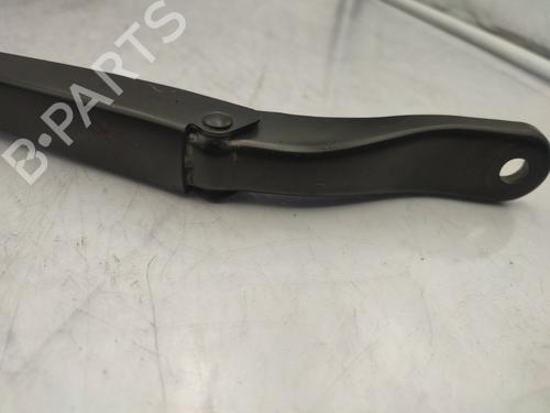 Used Front windshield wiper arm Front windshield wiper arm PEUGEOT 2008 II (UD_, US_, UY_, UJ_, UR_, UC_) 1.5 BlueHDI 130 (131 hp) 29614404 29614404