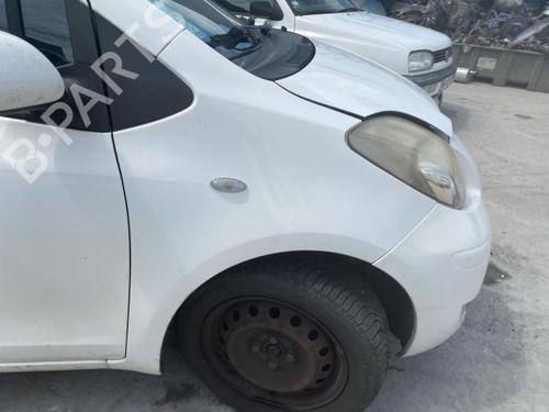 Used Right front fenders Right front fenders TOYOTA YARIS (_P9_) 1.4 D-4D (NLP90_, NLP90R) (90 hp) 40500735 40500735