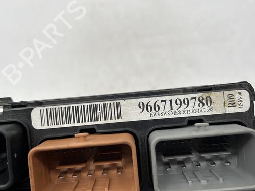 Used Fuse box Fuse box CITROËN C3 II (SC_) 1.4 HDi 70 (SC8HZC, SC8HR0, SC8HP4) (68 hp) 33011829 33011829