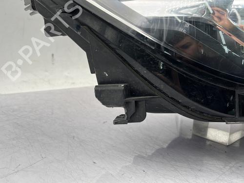 Right headlight PEUGEOT 308 II (LB_, LP_, LW_, LH_, L3_) 1.5 BlueHDi 130 | BP29839390C29