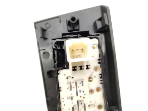 Used Right rear window switch Right rear window switch TOYOTA AURIS (_E18_) 1.2 (NRE185_, NRE185R) (116 hp) 23752237 23752237