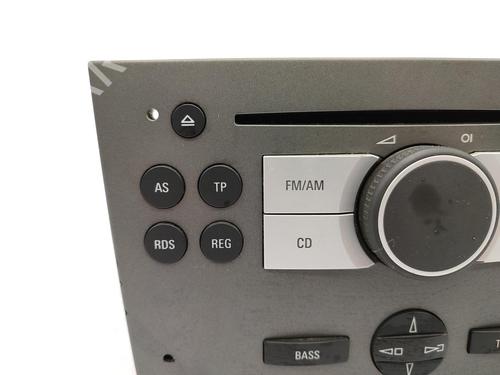 Used Radio Radio OPEL VIVARO A Van (X83) 2.0 CDTI (F7) (114 hp) 23753028 23753028