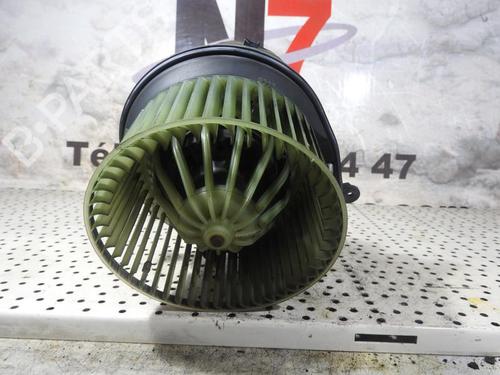 Moteur de chauffage AUDI A4 B5 Avant (8D5) 1.9 TDI (110 hp) 23685030