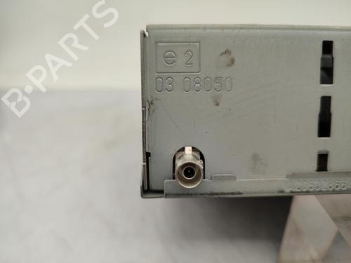 Used Radio RENAULT CLIO III Grandtour (KR0/1_) 1.2 16V (KR02, KR0J) (75 hp) 23676408