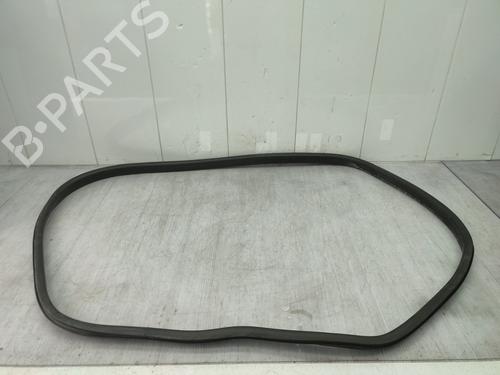 Used Rubber door seal RENAULT MEGANE IV Hatchback (B9A/M/N_) 1.5 dCi 110 (B9A3) (110 hp) 25006482