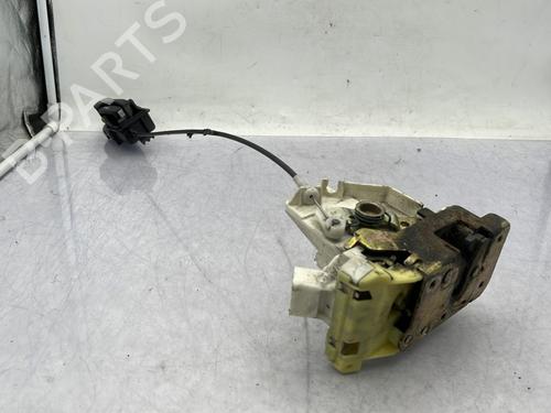 Højre fortil lås Højre fortil lås FORD FOCUS I Turnier (DNW) 1.8 Turbo DI / TDDi (90 hp) 33969323 33969323