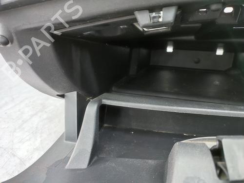 glove-box-renault-megane-iii-hatchback-bz01_-b3_-2008-23718860 main image