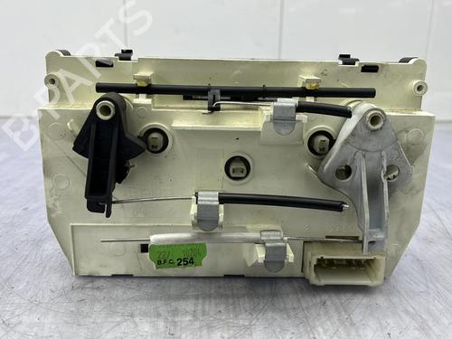 Used Climate control Climate control PEUGEOT 206 Hatchback (2A/C) 1.4 i (75 hp) 23704689 23704689