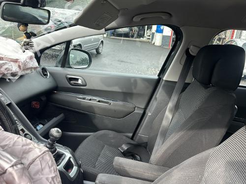 Middle console PEUGEOT 5008 (0U_, 0E_) 2.0 HDi 150 / BlueHDi 150 | BP23683373I22 - Image 16