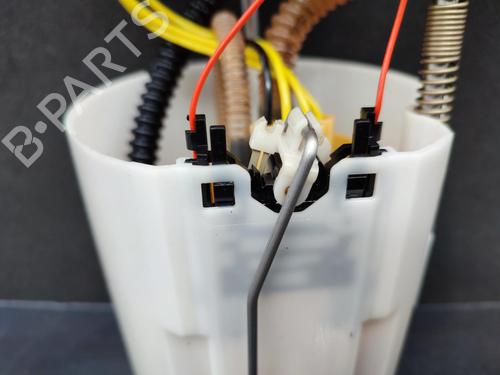 Fuel pump RENAULT MASTER III Van (FV) 2.3 dCi 130 FWD (FV0M, FV0Y, FV0J, FV02, FV03) | BP23750240M76 - Image 2