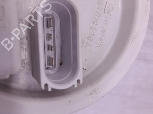 Używane Pompa paliwa VW POLO IV (9N_, 9A_) 1.4 16V (75 hp) 30870454