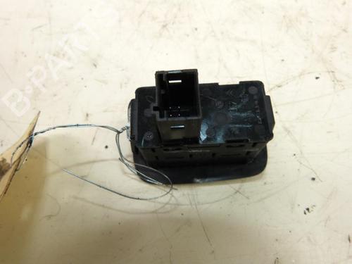 Used Warning switch Warning switch ALFA ROMEO MITO (955_) 1.3 MultiJet (955AXP1A, 955AYC1A) (95 hp) 23693303 23693303