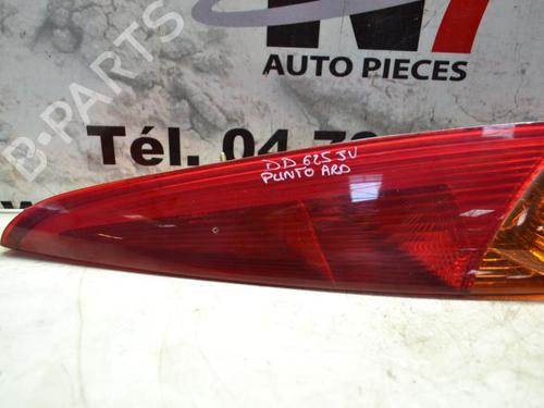 Used Right taillight Right taillight FIAT PUNTO (188_) 1.9 DS 60 (188.031, .051, .231, .251) (60 hp) 23688263 23688263