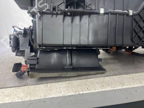 Used Heater matrix box Heater matrix box VW TRANSPORTER T6 Van (SGA, SGH, SHA, SHH) 2.0 TDI (140 hp) 34558690 34558690