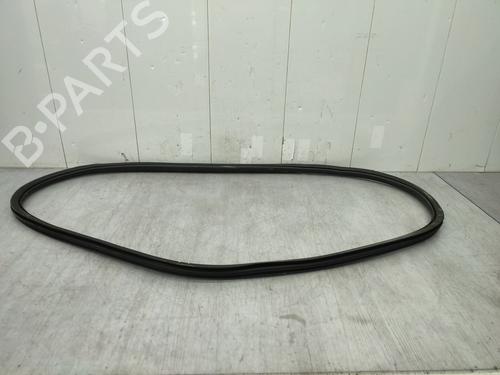 Used Rubber door seal PEUGEOT 208 II (UB_, UP_, UW_, UJ_) 1.2 PureTech 100 (101 hp) 27617471