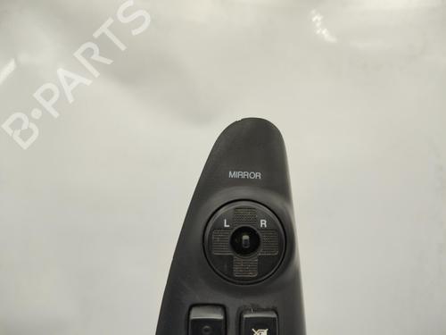 Used Left front window switch HYUNDAI TUCSON (JM) 2.0 CRDi (140 hp) 23703075