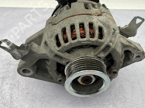 Used Alternator Alternator TOYOTA YARIS (_P9_) 1.0 VVT-i (KSP90_, KSP90R) (69 hp) 24055471 24055471