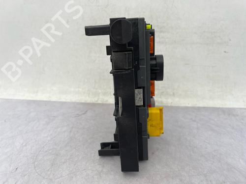 Used Fuse box Fuse box 39538988 39538988