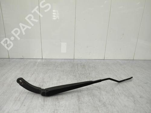 Front windshield wiper arm RENAULT CLIO IV (BH_) 1.5 dCi 90 | BP23722907C143 