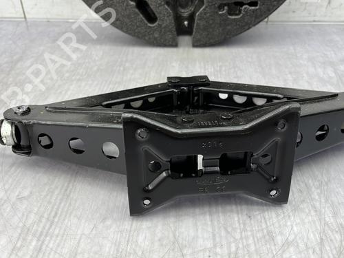 Jack Kit SEAT ARONA (KJ7, KJP) 1.0 TSI | BP26326693C119 
