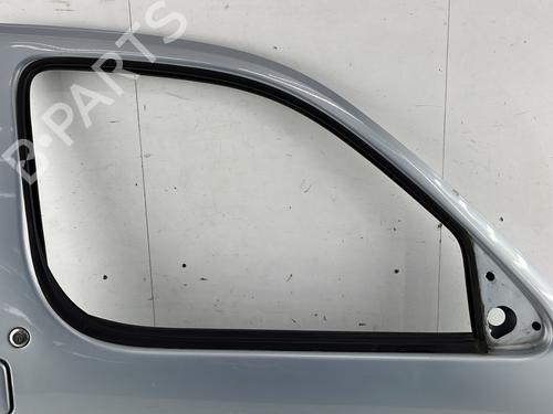 right-front-door-peugeot-partner-mpv-5_-g_-1996-32478936 main image