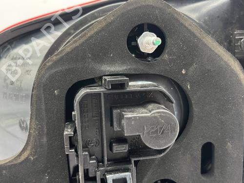 Venstre baglygte bagklap Venstre baglygte bagklap VW TOUAREG (7LA, 7L6, 7L7) 3.0 V6 TDI (225 hp) 33828084 33828084