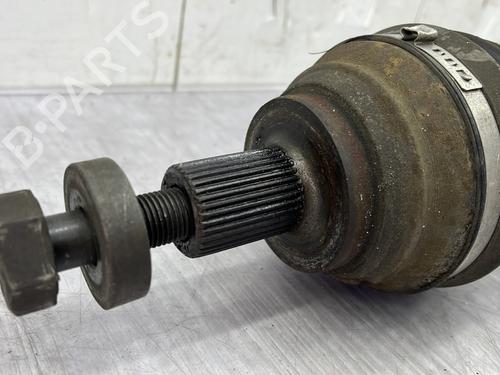 Used Right front driveshaft Right front driveshaft VW GOLF PLUS V (5M1, 521) 1.9 TDI (105 hp) 33420802 33420802