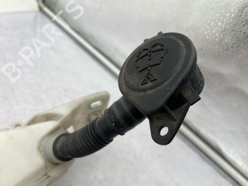 Używane Zbiornik płynu spryskiwaczy Zbiornik płynu spryskiwaczy BMW 3 Touring (F31) 316 d (116 hp) 36956619 36956619