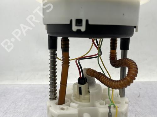 Used Fuel pump Fuel pump OPEL AGILA B (H08) 1.2 (F68) (86 hp) 33800977 33800977