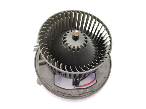 Used Heater blower motor VW GOLF VII (5G1, BQ1, BE1, BE2) 1.2 TSI (105 hp) 23758330