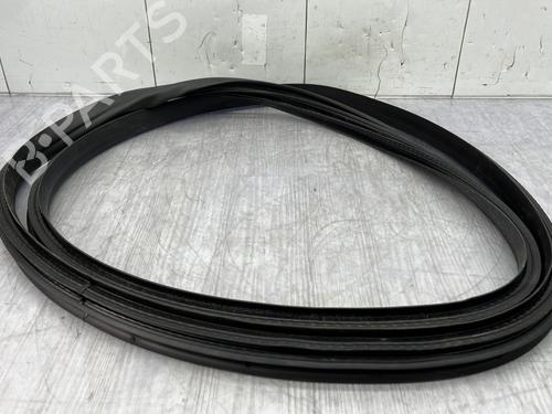 Used Rubber door seal RENAULT CLIO V (B7_) 1.0 TCe 90 (B7MT) (91 hp) 23683343