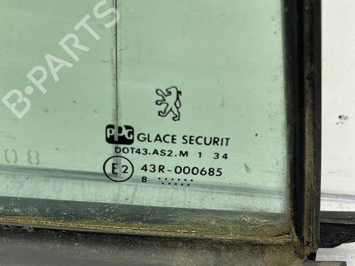 Used Rear right door window Rear right door window 23706096 23706096