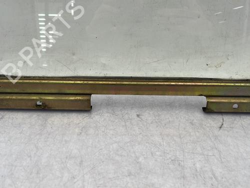 Dør rude højre bagtil Dør rude højre bagtil PEUGEOT 205 II (20A/C) 1.1 (54 hp) 33945256 33945256