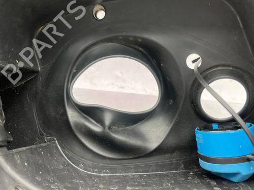 fuel-flap-opel-astra-k-b16-2015-2016-2017-2018-2019-2020-2021-2022-30514736 main image