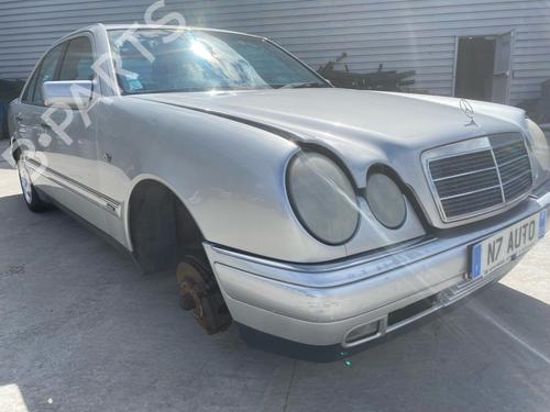 Dashboard MERCEDES-BENZ E-CLASS (W210) E 240 (210.061) | BP36440136C46 - Image 38