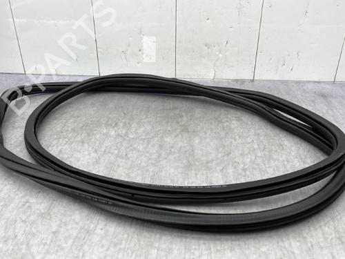 Used Rubber door seal Rubber door seal VW GOLF VII (5G1, BQ1, BE1, BE2) 1.2 TSI (105 hp) 23758302 23758302
