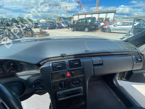 Dashboard MERCEDES-BENZ E-CLASS (W210) E 240 (210.061) | BP36440136C46 - Image 3